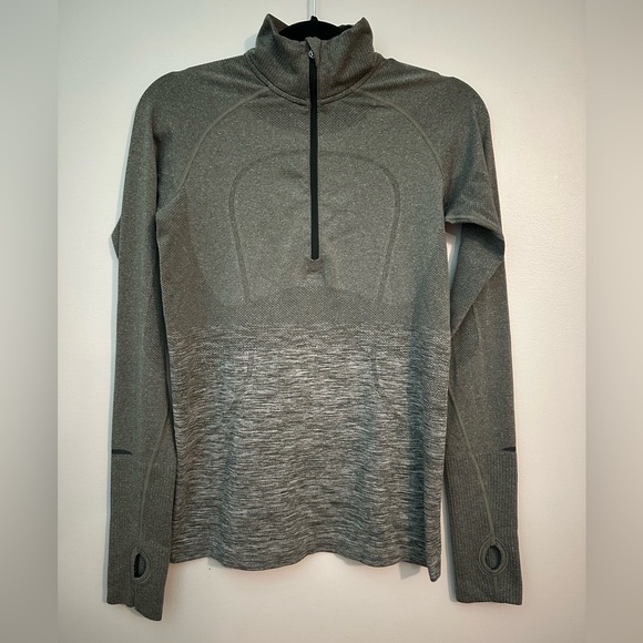 Lululemon Swiftly Tech 1/2 Zip
Heathered Black Gray Reflective Size 8 - Picture 2 of 8